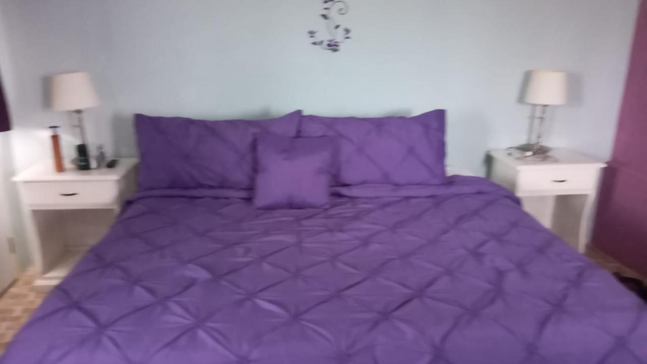 Bailey'S Bed And Breakfast Runaway Bay Bagian luar foto