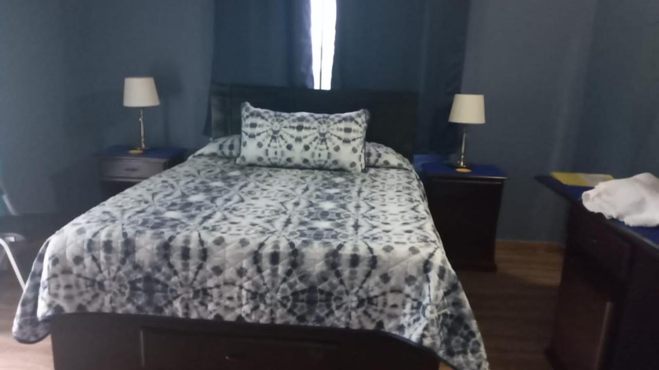 Bailey'S Bed And Breakfast Runaway Bay Bagian luar foto