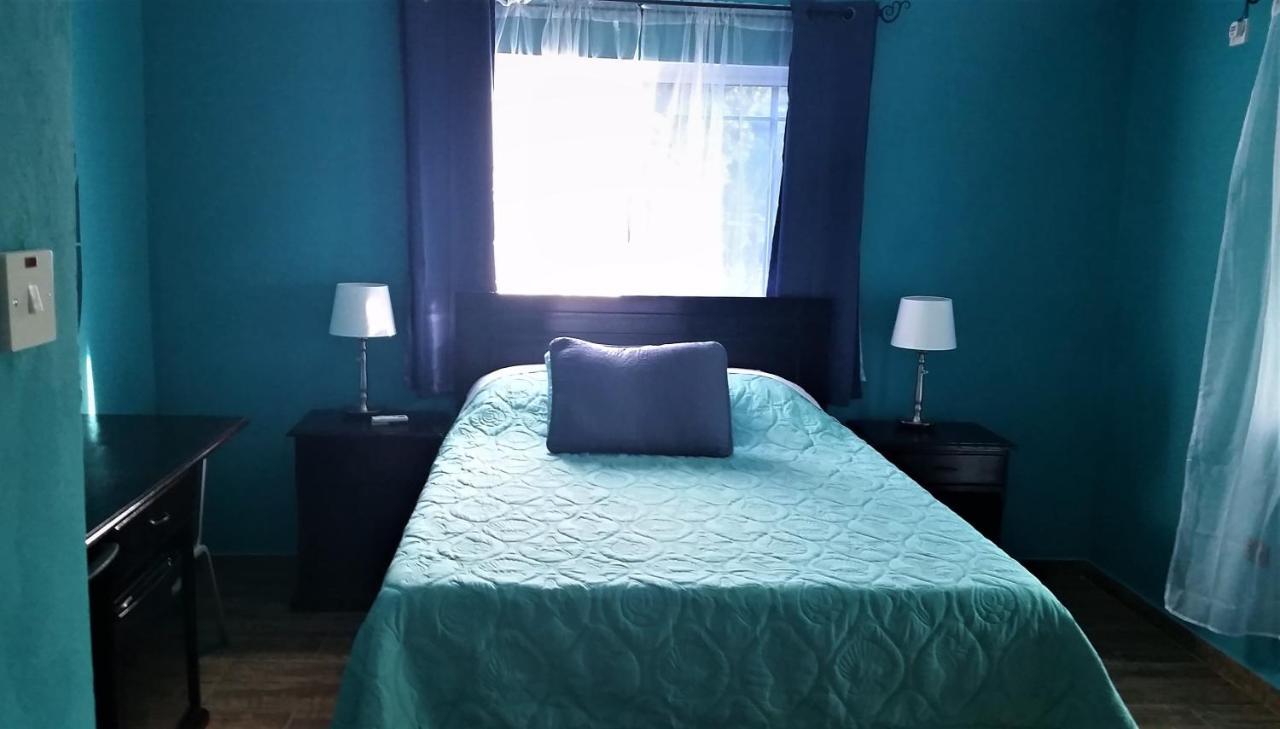 Bailey'S Bed And Breakfast Runaway Bay Bagian luar foto