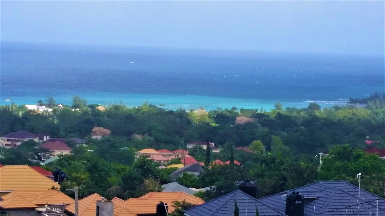 Bailey'S Bed And Breakfast Runaway Bay Bagian luar foto