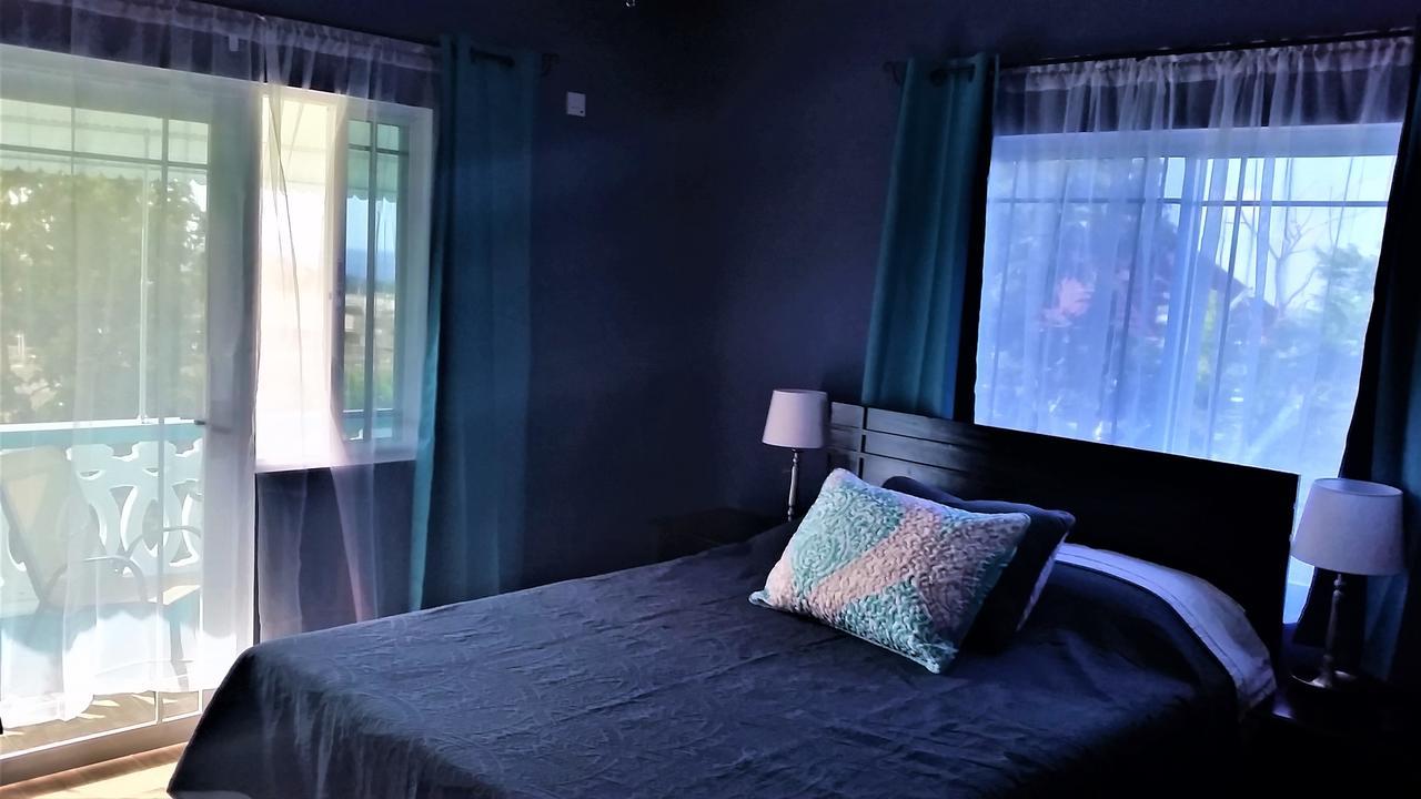 Bailey'S Bed And Breakfast Runaway Bay Bagian luar foto