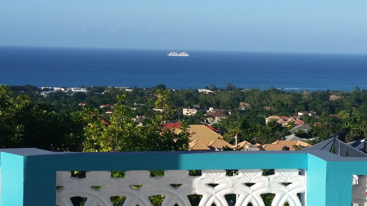 Bailey'S Bed And Breakfast Runaway Bay Bagian luar foto