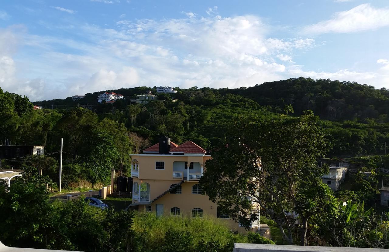 Bailey'S Bed And Breakfast Runaway Bay Bagian luar foto