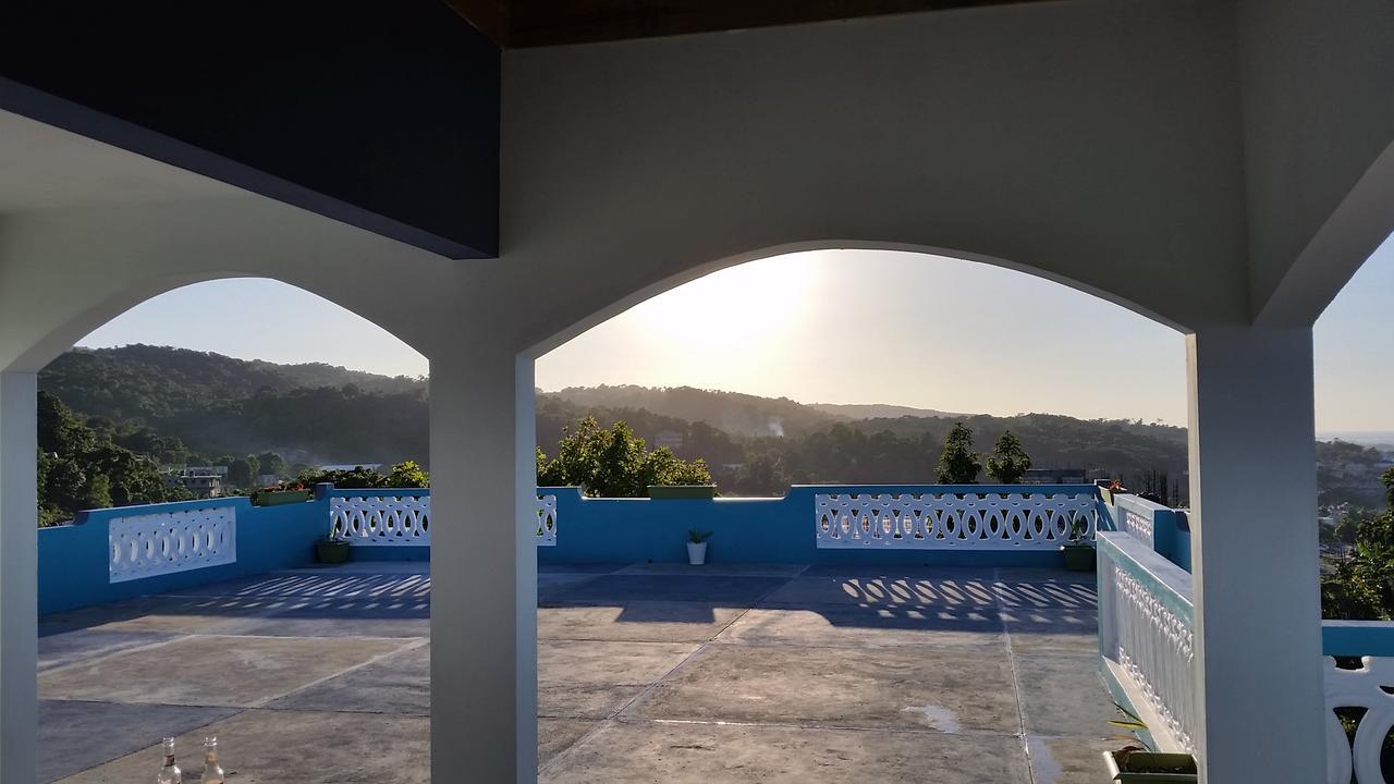 Bailey'S Bed And Breakfast Runaway Bay Bagian luar foto