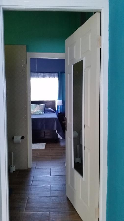 Bailey'S Bed And Breakfast Runaway Bay Bagian luar foto