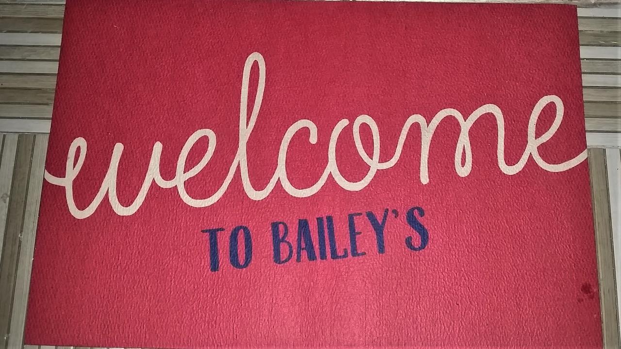 Bailey'S Bed And Breakfast Runaway Bay Bagian luar foto