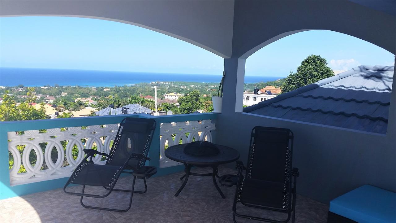 Bailey'S Bed And Breakfast Runaway Bay Bagian luar foto