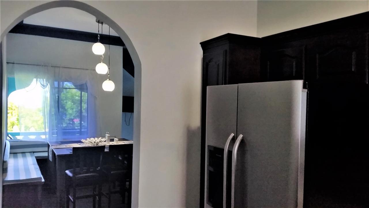 Bailey'S Bed And Breakfast Runaway Bay Bagian luar foto