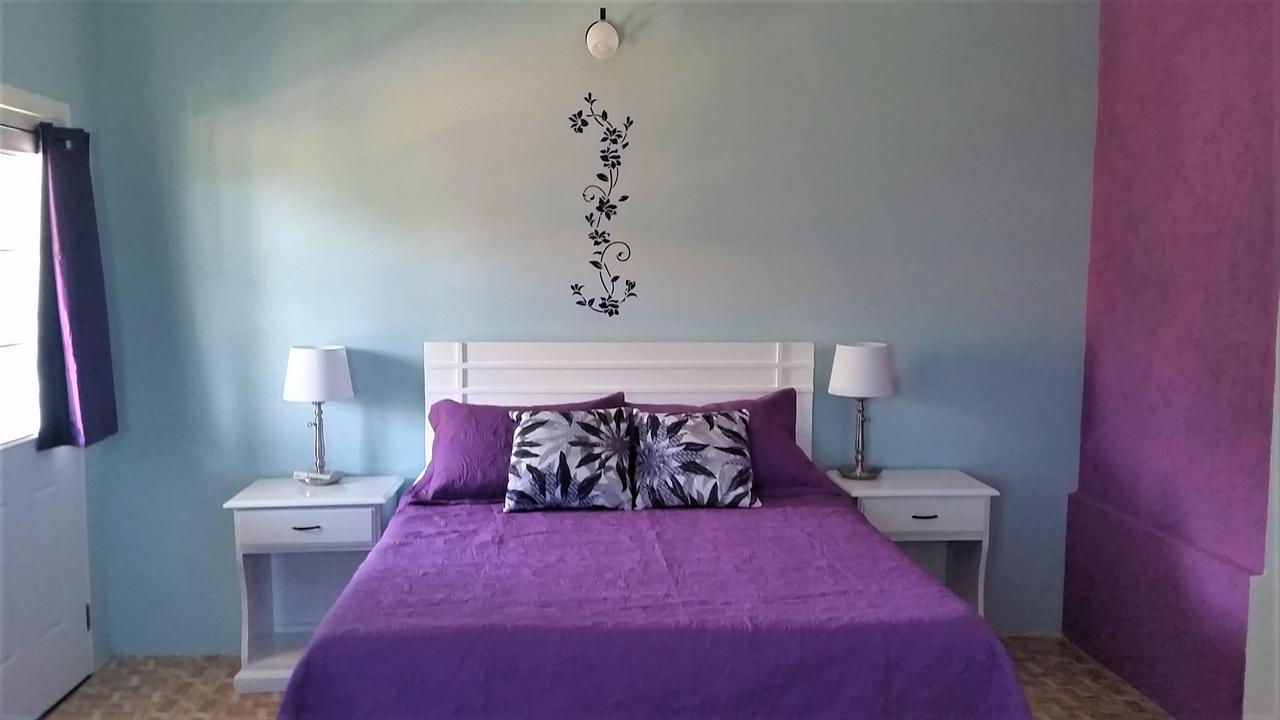 Bailey'S Bed And Breakfast Runaway Bay Bagian luar foto