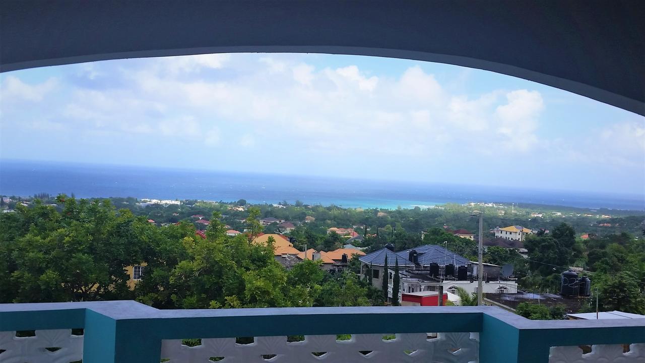Bailey'S Bed And Breakfast Runaway Bay Bagian luar foto