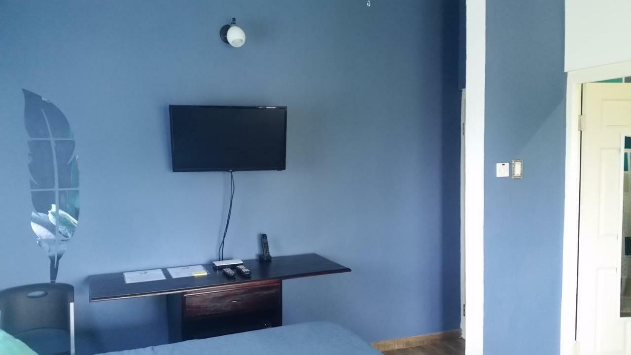 Bailey'S Bed And Breakfast Runaway Bay Bagian luar foto